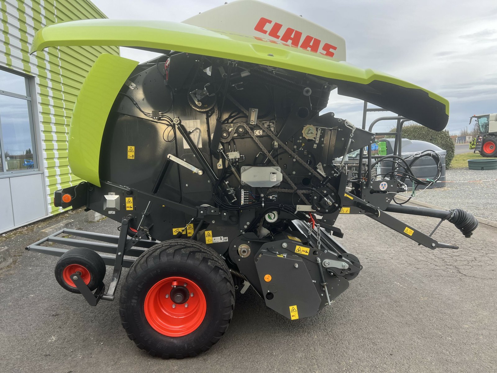 Großpackenpresse of the type CLAAS VARIANT 465 RC, Gebrauchtmaschine in Gannat (Picture 10)