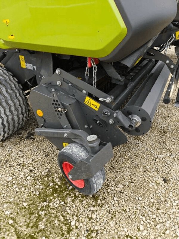 Großpackenpresse of the type CLAAS VARIANT 580 RF, Gebrauchtmaschine in LAIGNES (Picture 7)