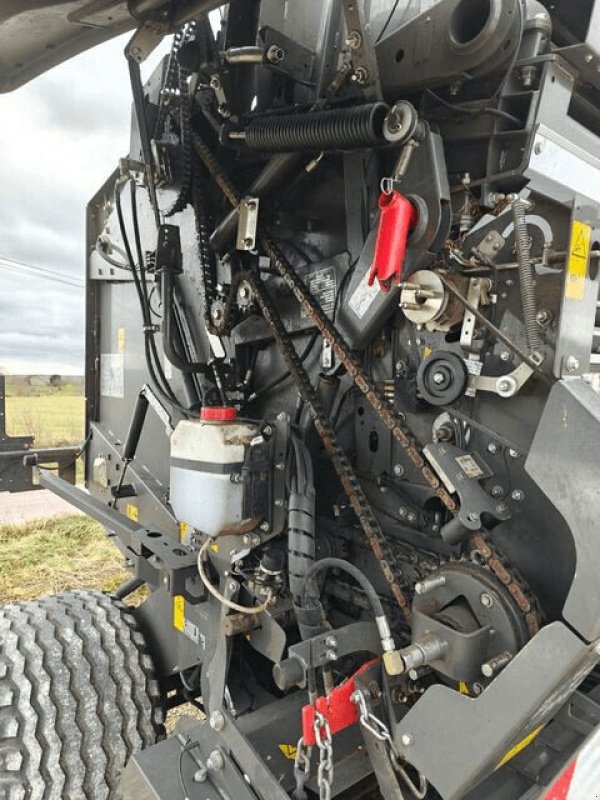 Großpackenpresse of the type CLAAS VARIANT 580 RF, Gebrauchtmaschine in LAIGNES (Picture 10)