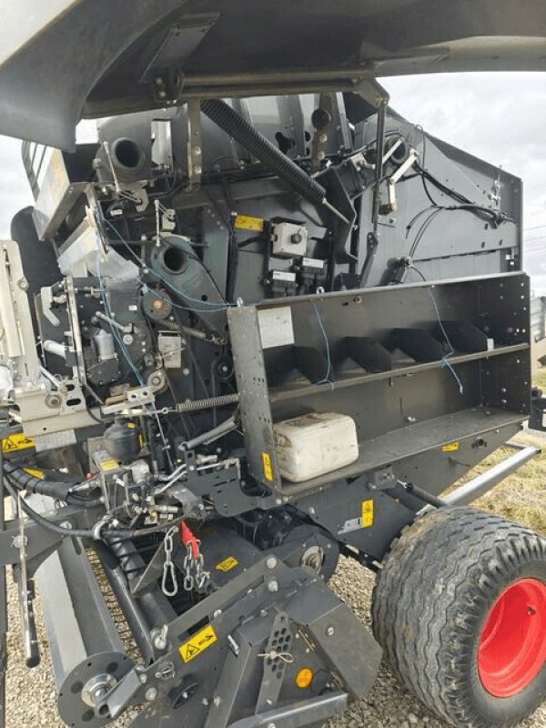 Großpackenpresse of the type CLAAS VARIANT 580 RF, Gebrauchtmaschine in LAIGNES (Picture 9)