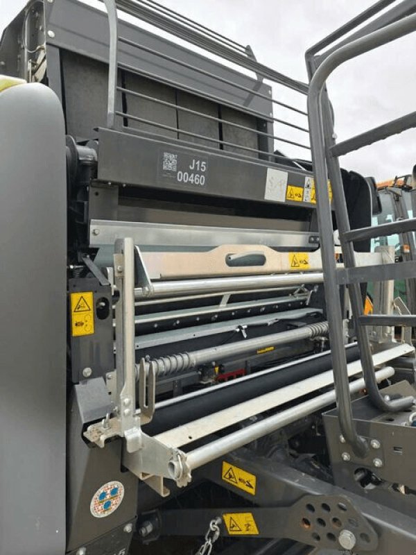 Großpackenpresse of the type CLAAS VARIANT 580 RF, Gebrauchtmaschine in LAIGNES (Picture 8)