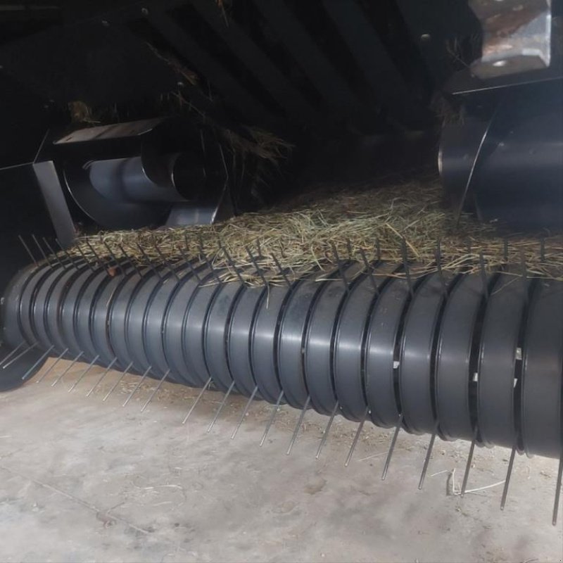 Großpackenpresse of the type Deutz-Fahr FARMER 80-60, Gebrauchtmaschine in AUMONT AUBRAC (Picture 5)