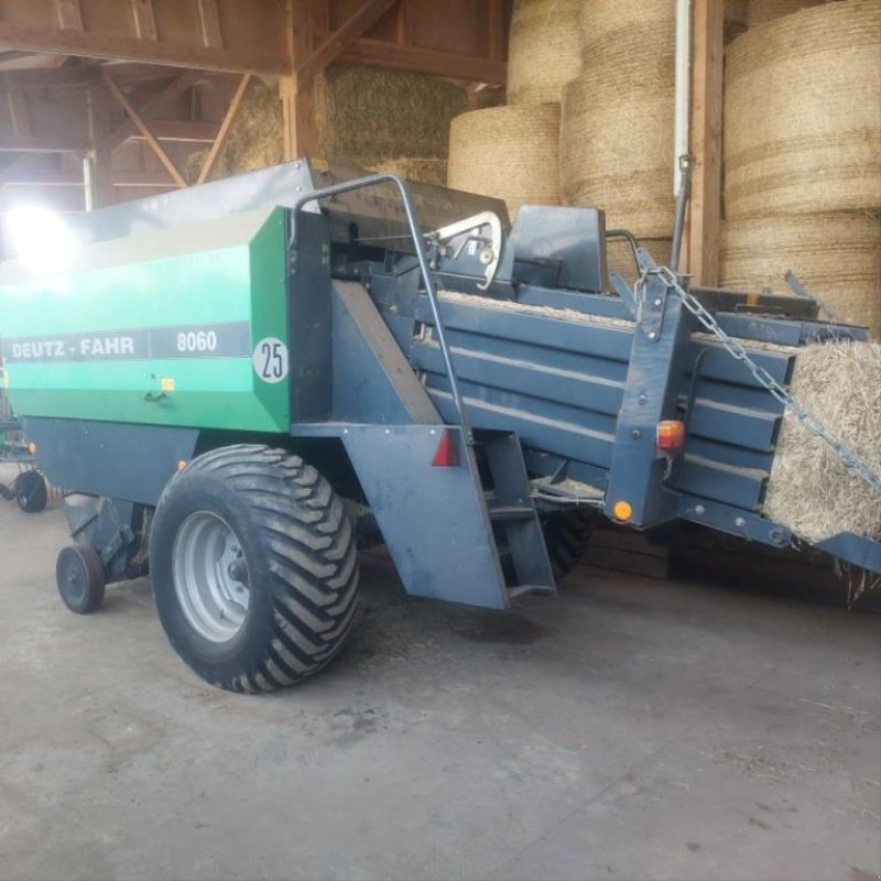 Großpackenpresse of the type Deutz-Fahr FARMER 80-60, Gebrauchtmaschine in AUMONT AUBRAC (Picture 2)