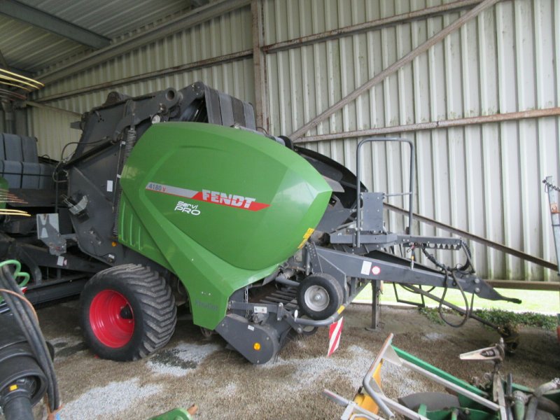 Großpackenpresse типа Fendt PRESSE FENDT 4180 V, Gebrauchtmaschine в PLOUIGNEAU (Фотография 1)