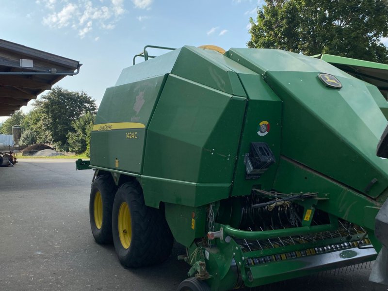Großpackenpresse des Typs John Deere 1424 C, Gebrauchtmaschine in Engstingen (Bild 1)