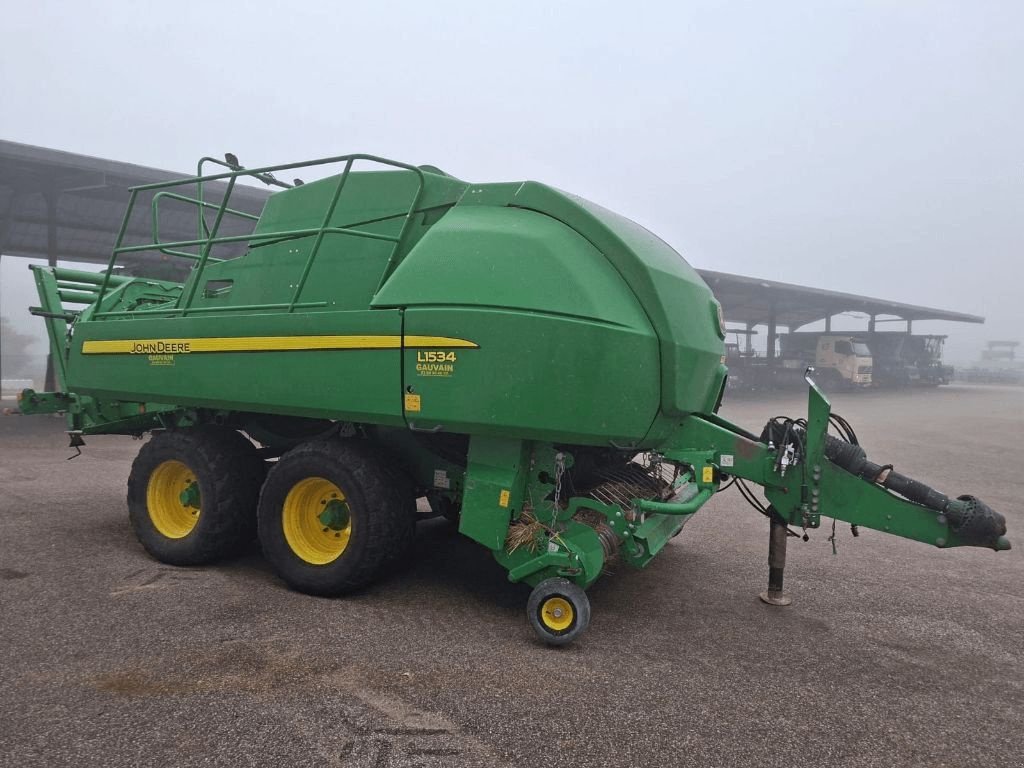 Großpackenpresse typu John Deere L1534, Gebrauchtmaschine v CHEMAUDIN ET VAUX (Obrázek 2)