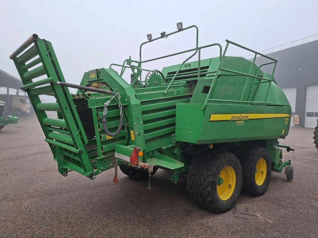 Großpackenpresse typu John Deere L1534, Gebrauchtmaschine v CHEMAUDIN ET VAUX (Obrázek 4)