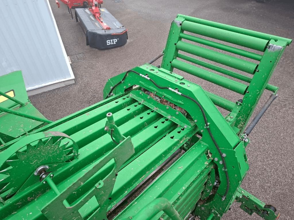 Großpackenpresse typu John Deere L1534, Gebrauchtmaschine v CHEMAUDIN ET VAUX (Obrázek 7)