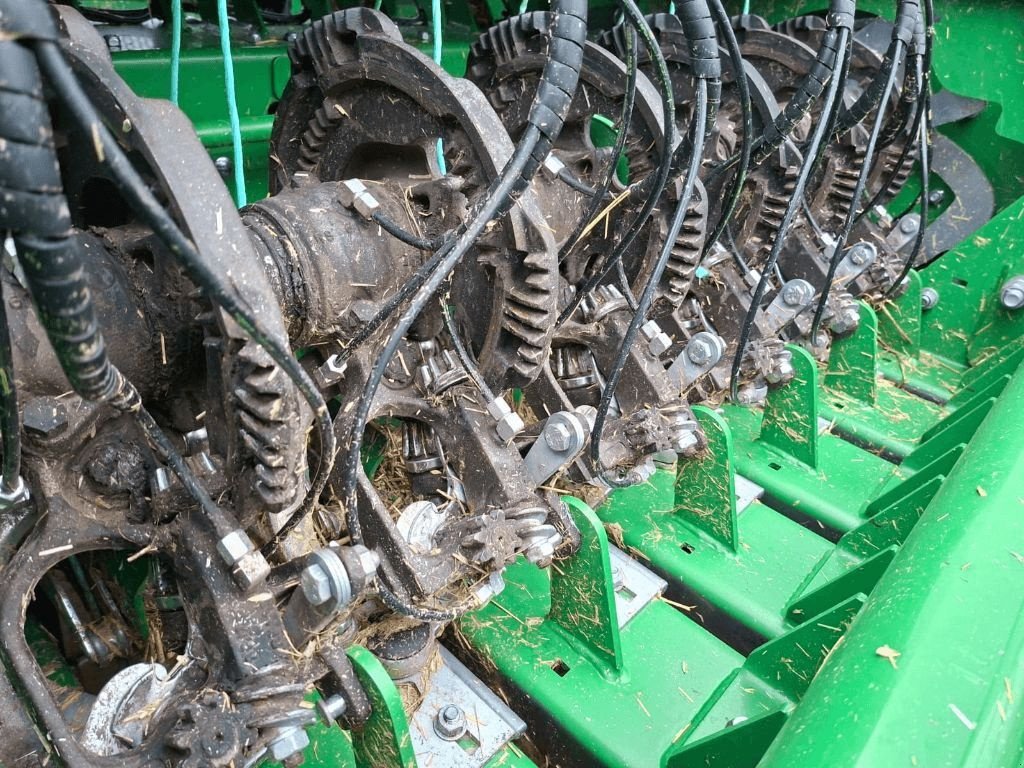 Großpackenpresse typu John Deere L1534, Gebrauchtmaschine v CHEMAUDIN ET VAUX (Obrázek 8)