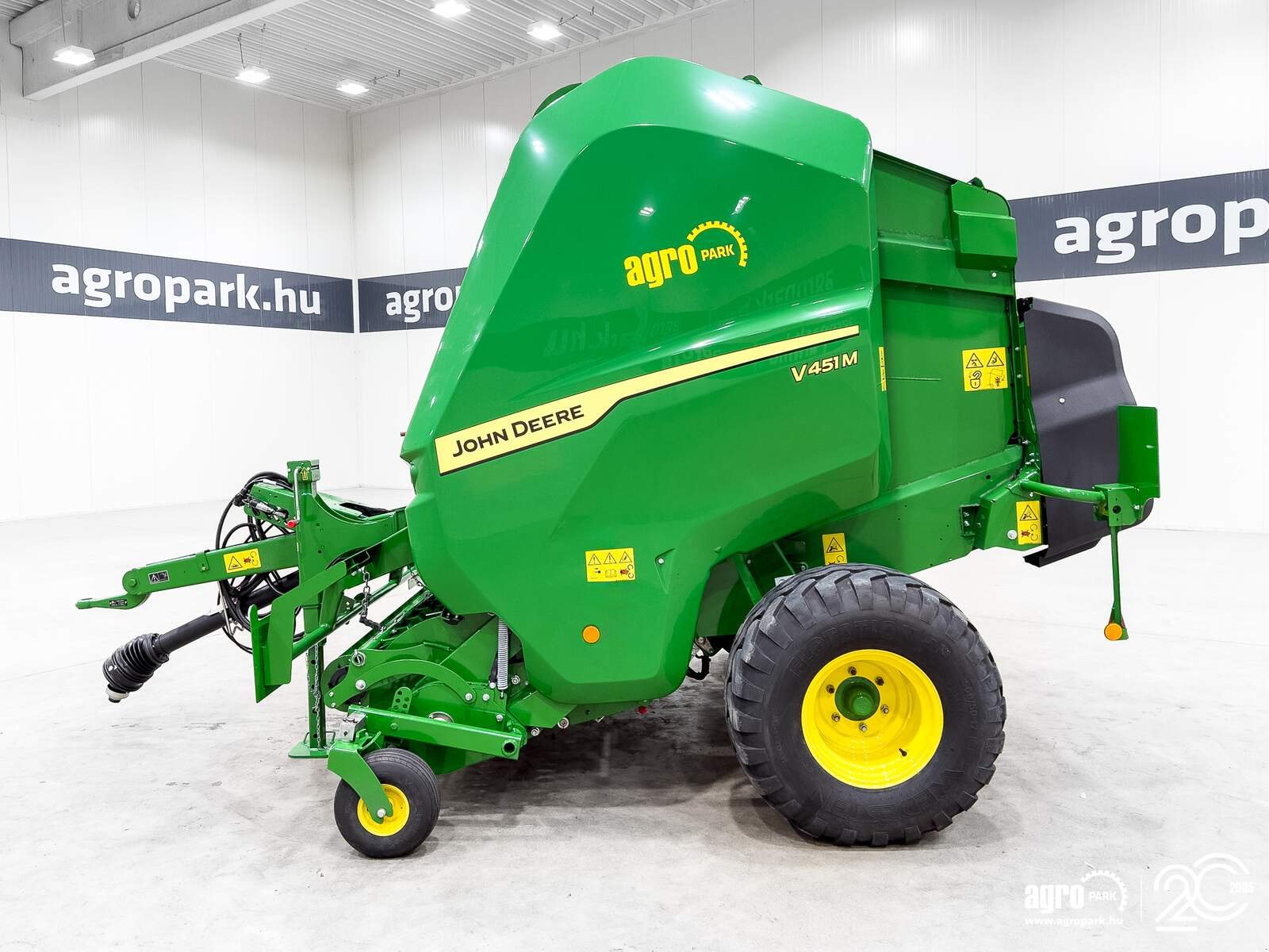 Großpackenpresse des Typs John Deere V451M, Gebrauchtmaschine in Csengele (Bild 5)