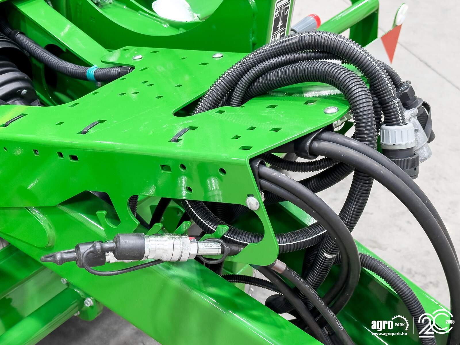 Großpackenpresse des Typs John Deere V451M, Gebrauchtmaschine in Csengele (Bild 15)