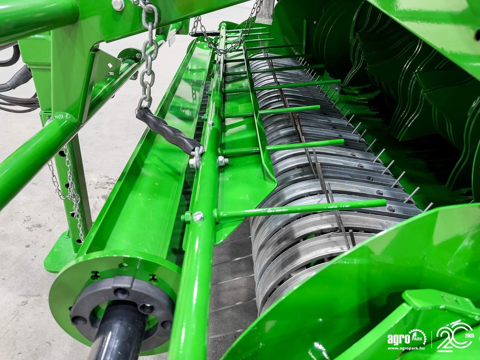 Großpackenpresse des Typs John Deere V451M, Gebrauchtmaschine in Csengele (Bild 22)