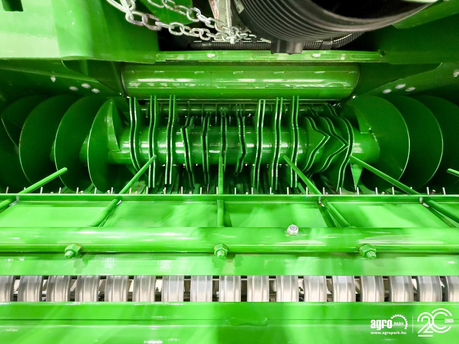 Großpackenpresse des Typs John Deere V451M, Gebrauchtmaschine in Csengele (Bild 25)