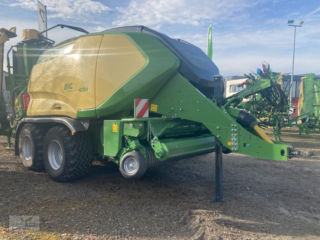 Großpackenpresse des Typs Krone BIG PACK 1270 VC BP3, Neumaschine in Vöhringen (Bild 1)