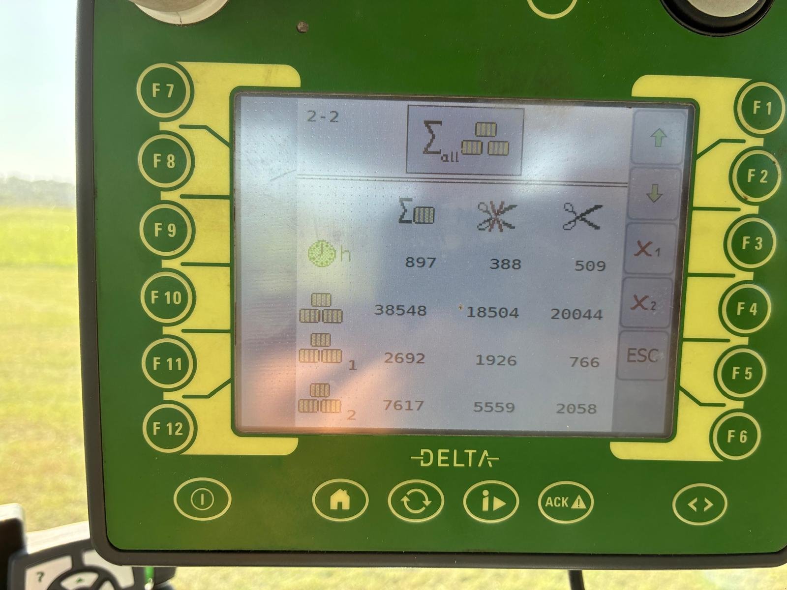 Großpackenpresse типа Krone Big Pack 1270 VC, Gebrauchtmaschine в Möttingen (Фотография 2)