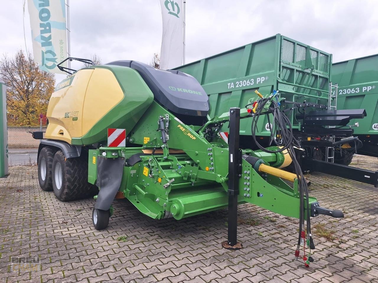 Großpackenpresse des Typs Krone Big Pack 1270 VC, Neumaschine in Cham (Bild 2)