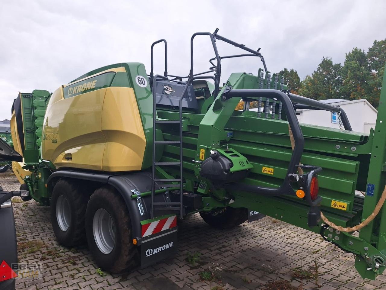 Großpackenpresse des Typs Krone Big Pack 1270 VC, Neumaschine in Cham (Bild 3)