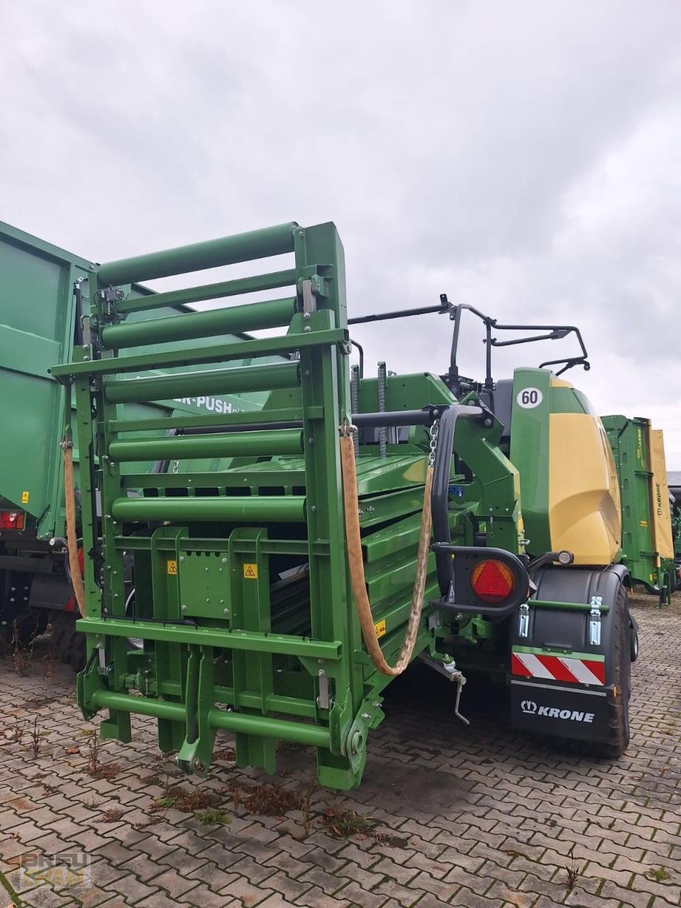 Großpackenpresse des Typs Krone Big Pack 1270 VC, Neumaschine in Cham (Bild 4)