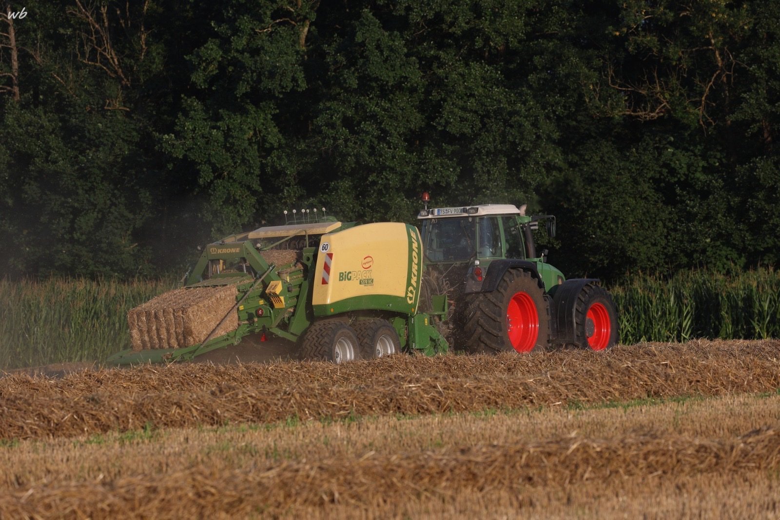 Großpackenpresse от тип Krone Big Pack 1270 VC, Gebrauchtmaschine в Fridolfing (Снимка 1)