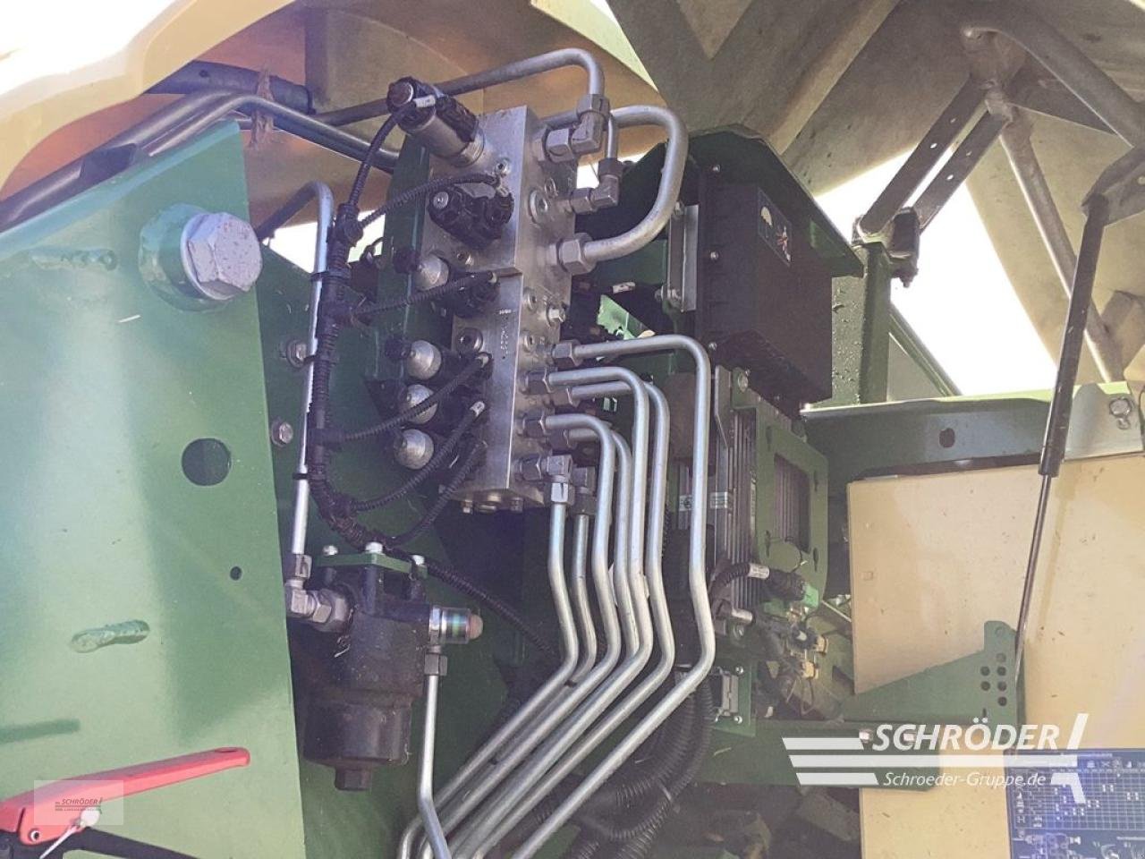 Großpackenpresse des Typs Krone BIG PACK 1270 XC MULTI BALE, Gebrauchtmaschine in Wildeshausen (Bild 18)