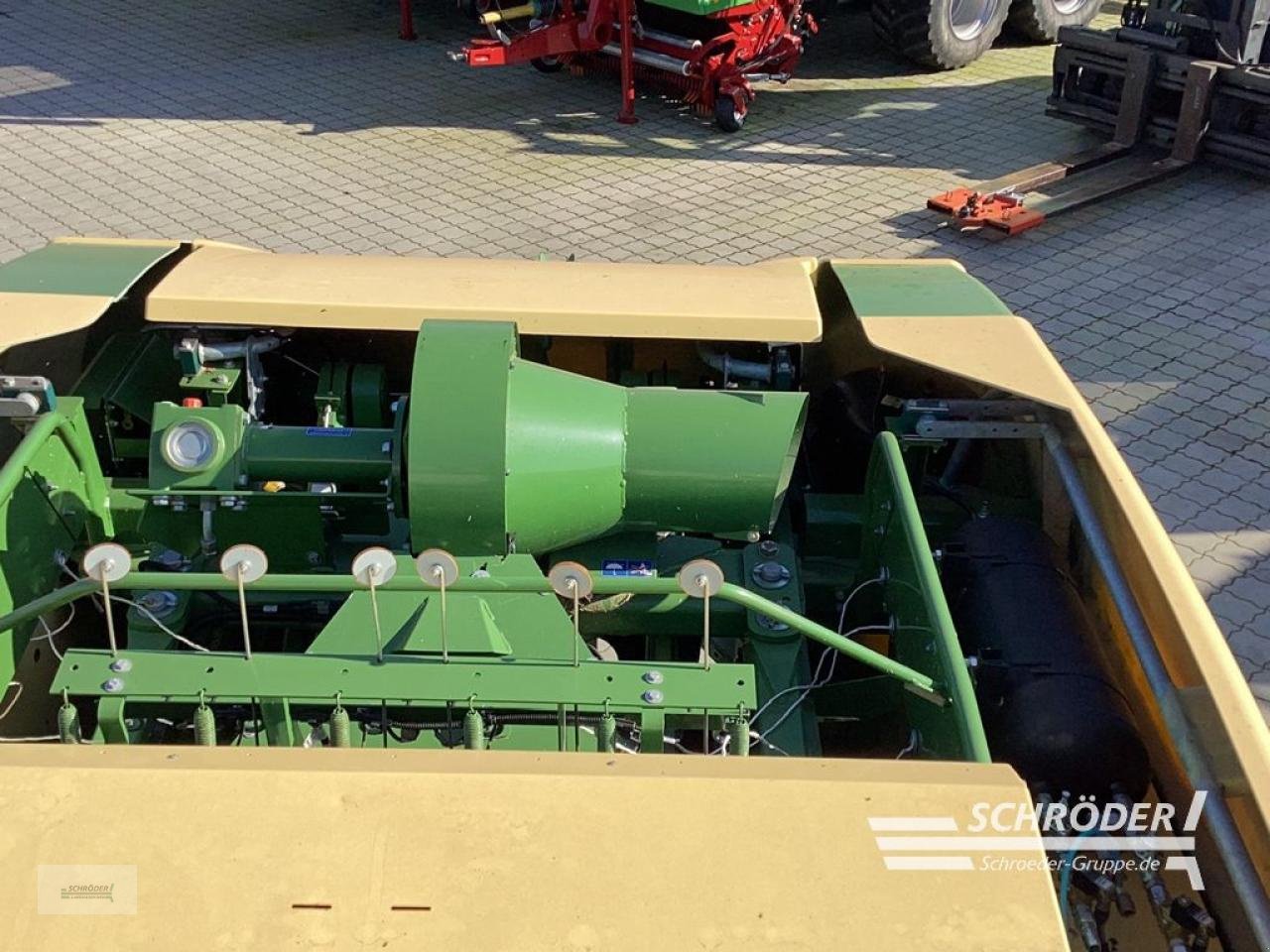 Großpackenpresse des Typs Krone BIG PACK 1270 XC MULTI BALE, Gebrauchtmaschine in Wildeshausen (Bild 19)