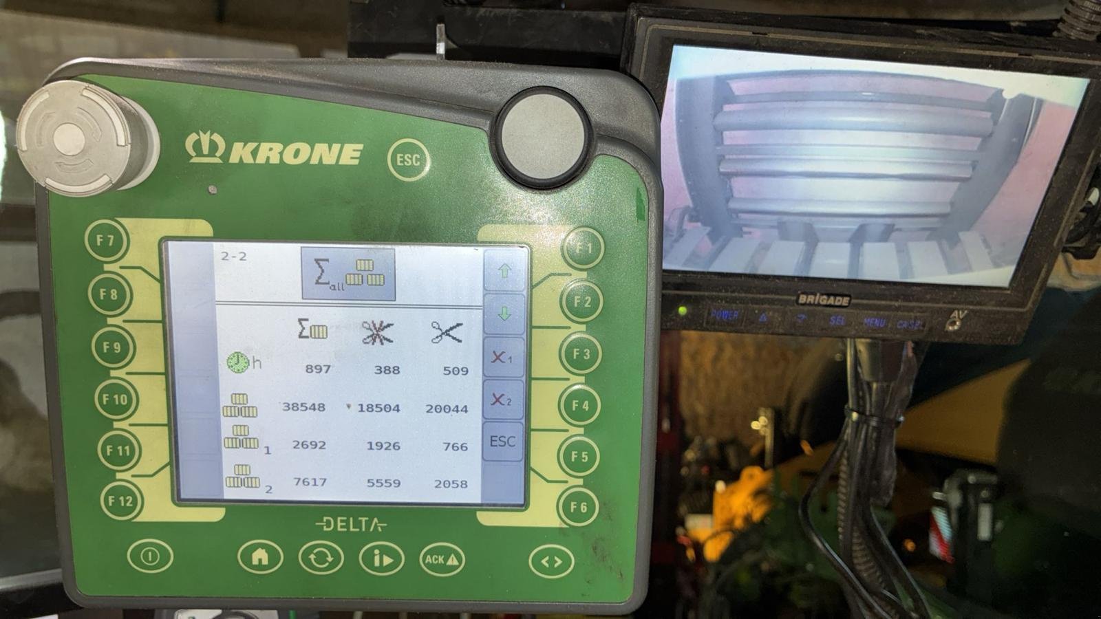 Großpackenpresse van het type Krone Big Pack 1270 XC, Gebrauchtmaschine in Möttingen (Foto 15)