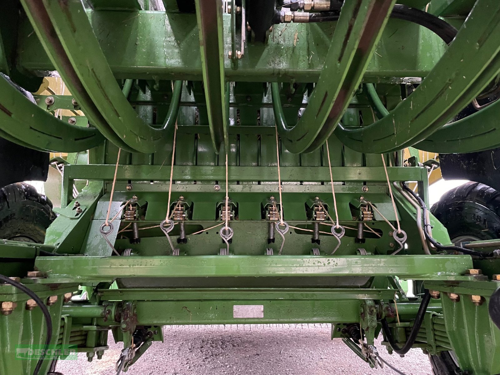 Großpackenpresse του τύπου Krone Big Pack 1270 XC, Gebrauchtmaschine σε Deutenhausen (Φωτογραφία 12)