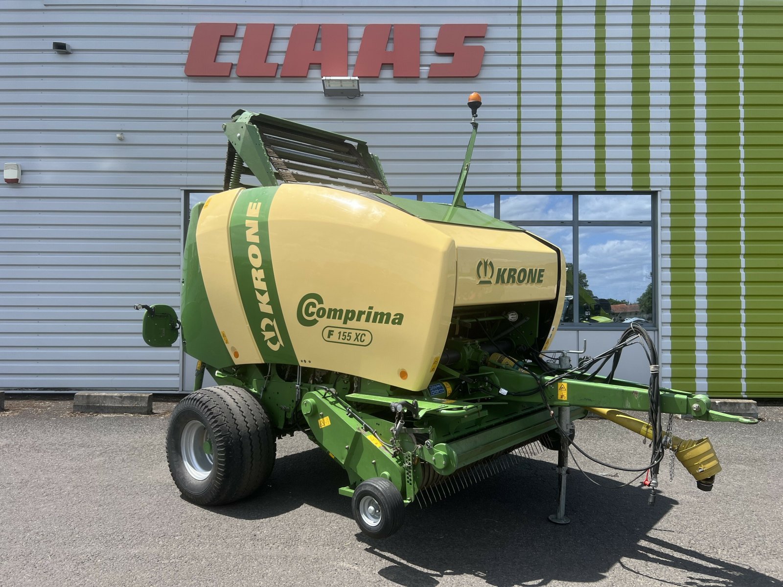 Großpackenpresse des Typs Krone COMPRIMA F 155 XC, Gebrauchtmaschine in Gannat (Bild 1)