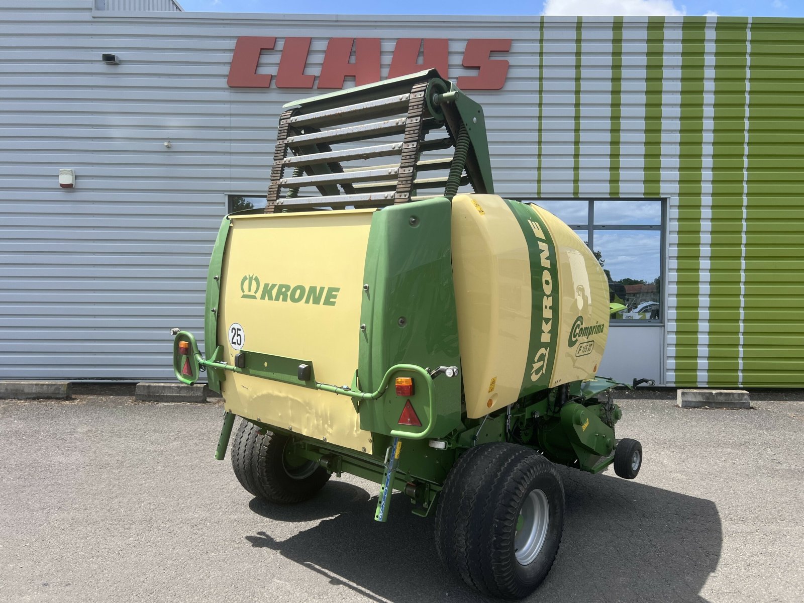 Großpackenpresse des Typs Krone COMPRIMA F 155 XC, Gebrauchtmaschine in Gannat (Bild 9)