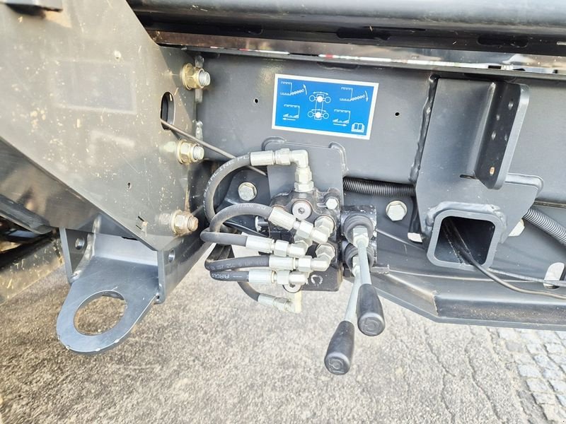 Großpackenpresse des Typs Kuhn LSB 1290 ID Quaderballenpresse, Gebrauchtmaschine in St. Marienkirchen (Bild 8)