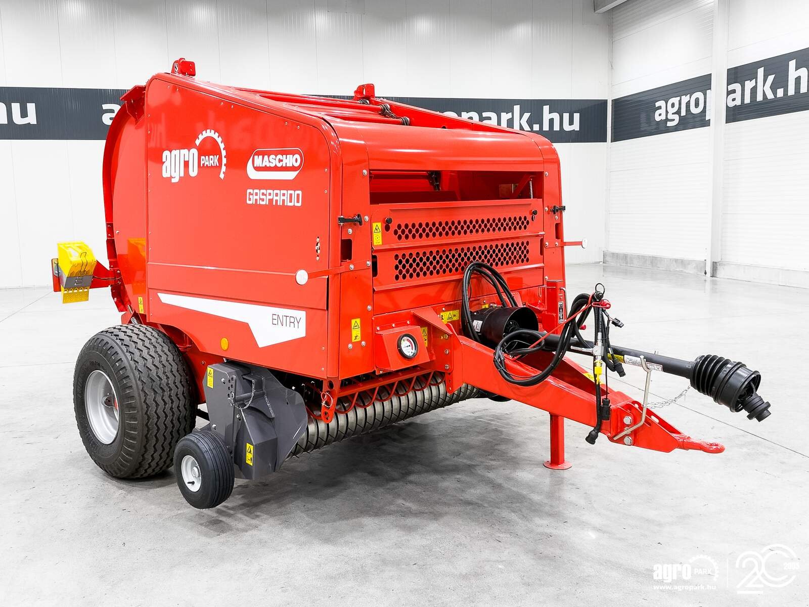 Großpackenpresse типа Maschio Entry 150 fixed chamber round baler, net binding, 1,5 m bale diameter, Gebrauchtmaschine в Csengele (Фотография 2)