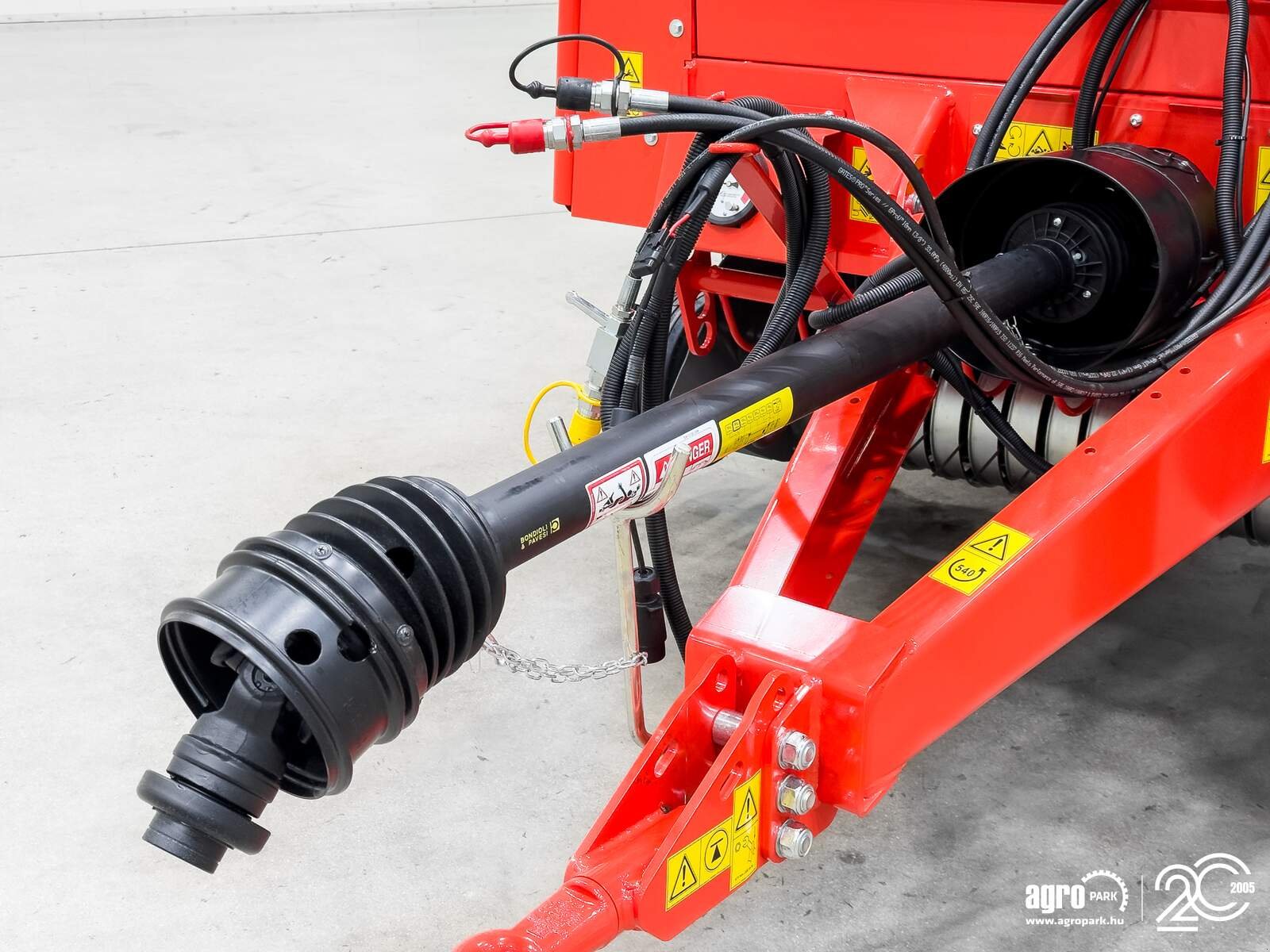 Großpackenpresse типа Maschio Entry 150 fixed chamber round baler, net binding, 1,5 m bale diameter, Gebrauchtmaschine в Csengele (Фотография 13)