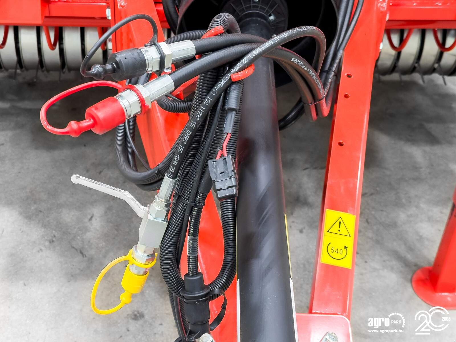 Großpackenpresse типа Maschio Entry 150 fixed chamber round baler, net binding, 1,5 m bale diameter, Gebrauchtmaschine в Csengele (Фотография 16)