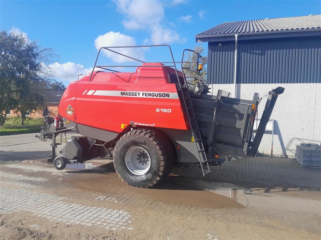 Großpackenpresse des Typs Massey Ferguson 2190 næsten nye dæk, Gebrauchtmaschine in Kongerslev (Bild 2)