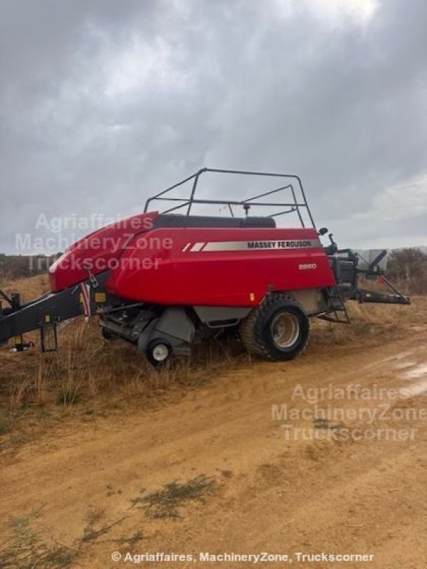Großpackenpresse des Typs Massey Ferguson 2260 SP, Gebrauchtmaschine in LOMBEZ (Bild 2)