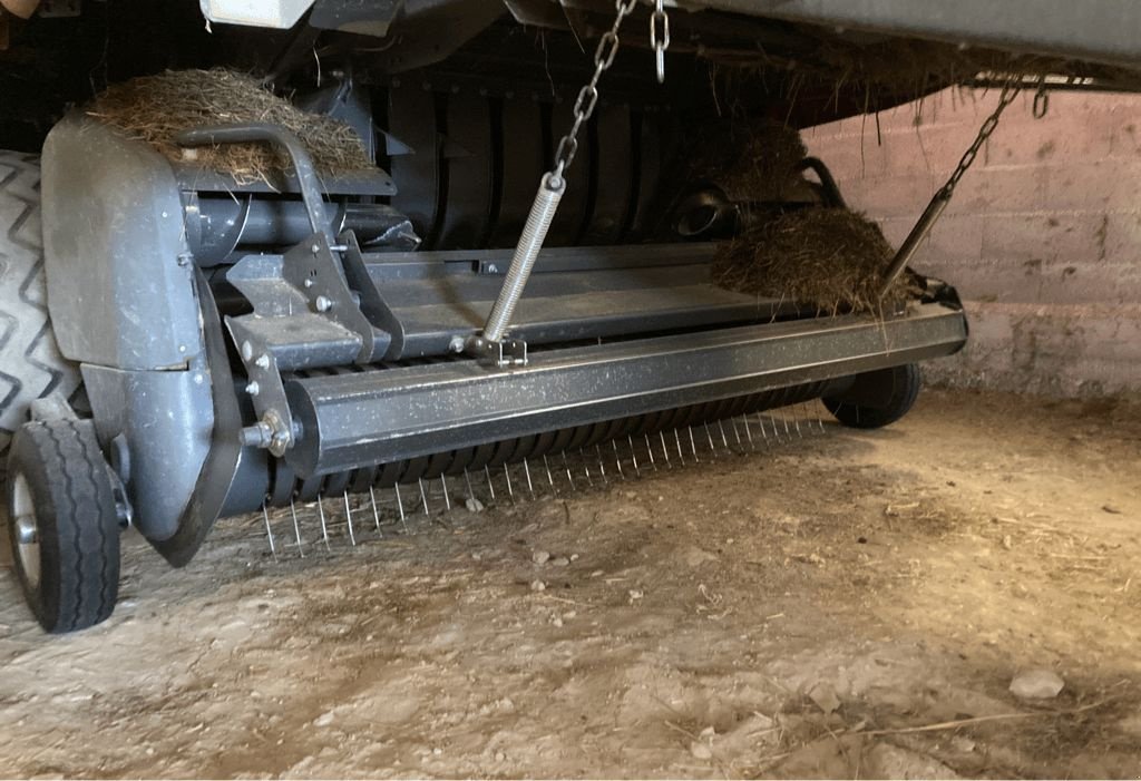 Großpackenpresse of the type Massey Ferguson 2270 TP, Gebrauchtmaschine in MARBEVILLE (Picture 3)