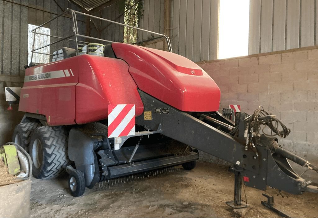 Großpackenpresse of the type Massey Ferguson 2270 TP, Gebrauchtmaschine in MARBEVILLE (Picture 1)