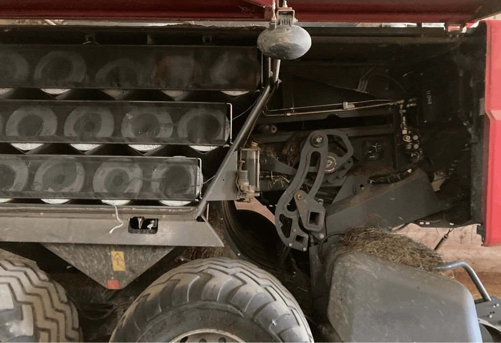 Großpackenpresse of the type Massey Ferguson 2270 TP, Gebrauchtmaschine in MARBEVILLE (Picture 4)