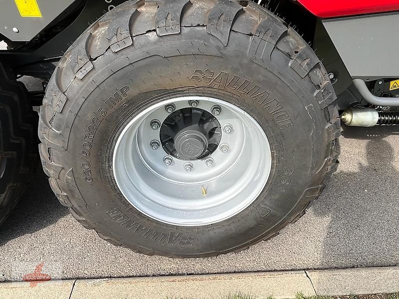 Großpackenpresse des Typs Massey Ferguson MF 2234 XDTC mit Schneidwerk, Vorführmaschine in Oederan (Bild 5)