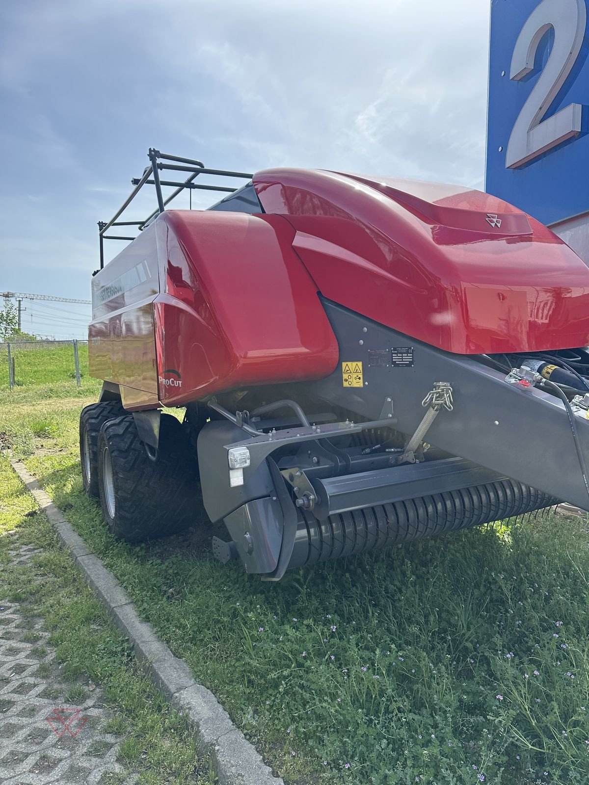 Großpackenpresse des Typs Massey Ferguson Quaderballenpresse Massey Ferguson 2270 XDTC, Neumaschine in Schwechat (Bild 3)