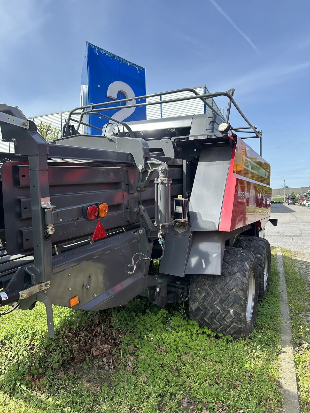 Großpackenpresse des Typs Massey Ferguson Quaderballenpresse Massey Ferguson 2270 XDTC, Neumaschine in Schwechat (Bild 5)