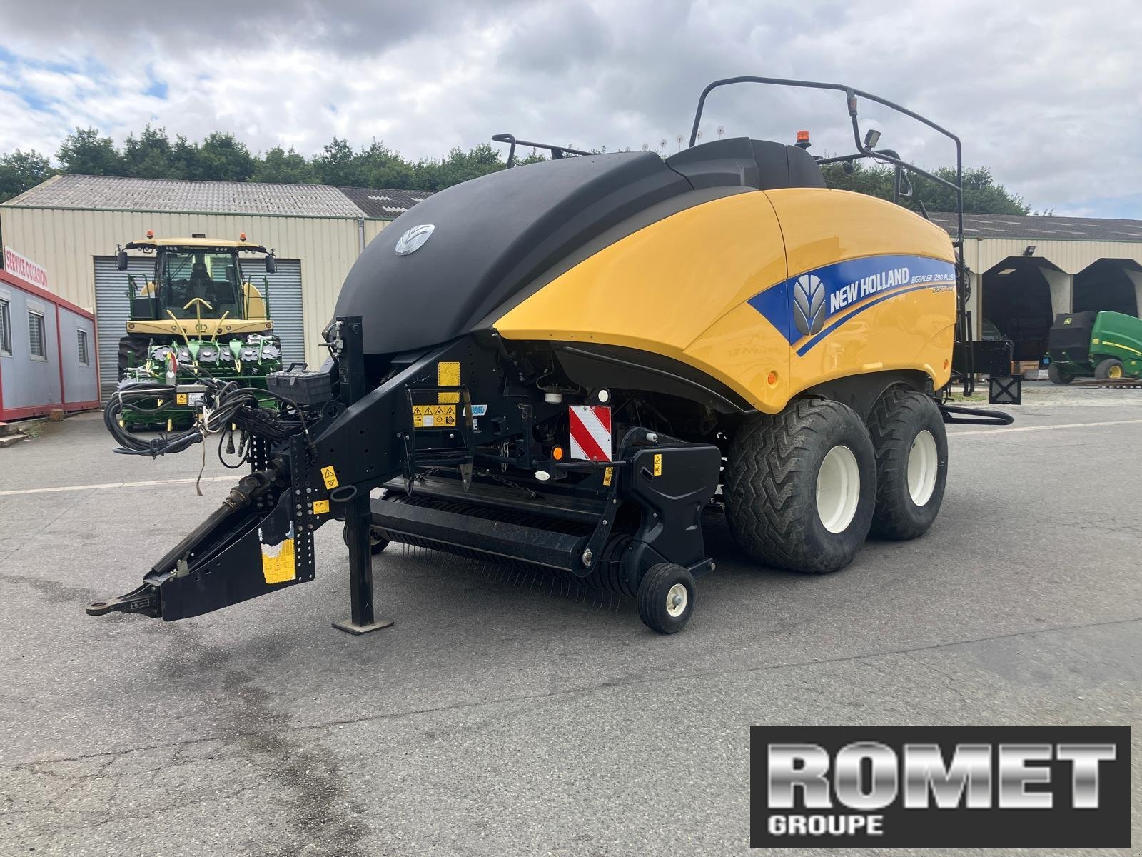 Großpackenpresse du type New Holland 1290 PLUS CC, Gebrauchtmaschine en Gennes sur glaize (Photo 2)