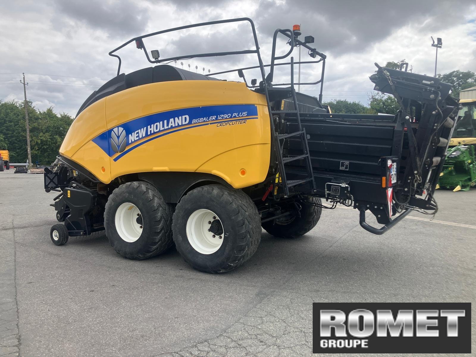 Großpackenpresse du type New Holland 1290 PLUS CC, Gebrauchtmaschine en Gennes sur glaize (Photo 3)