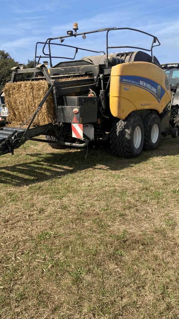 Großpackenpresse del tipo New Holland 1290 PLUS CROPCUTTER, Gebrauchtmaschine In TREMEUR (Immagine 3)