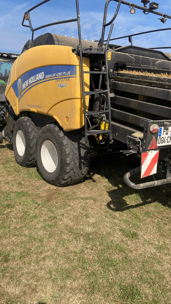 Großpackenpresse del tipo New Holland 1290 PLUS CROPCUTTER, Gebrauchtmaschine In TREMEUR (Immagine 1)