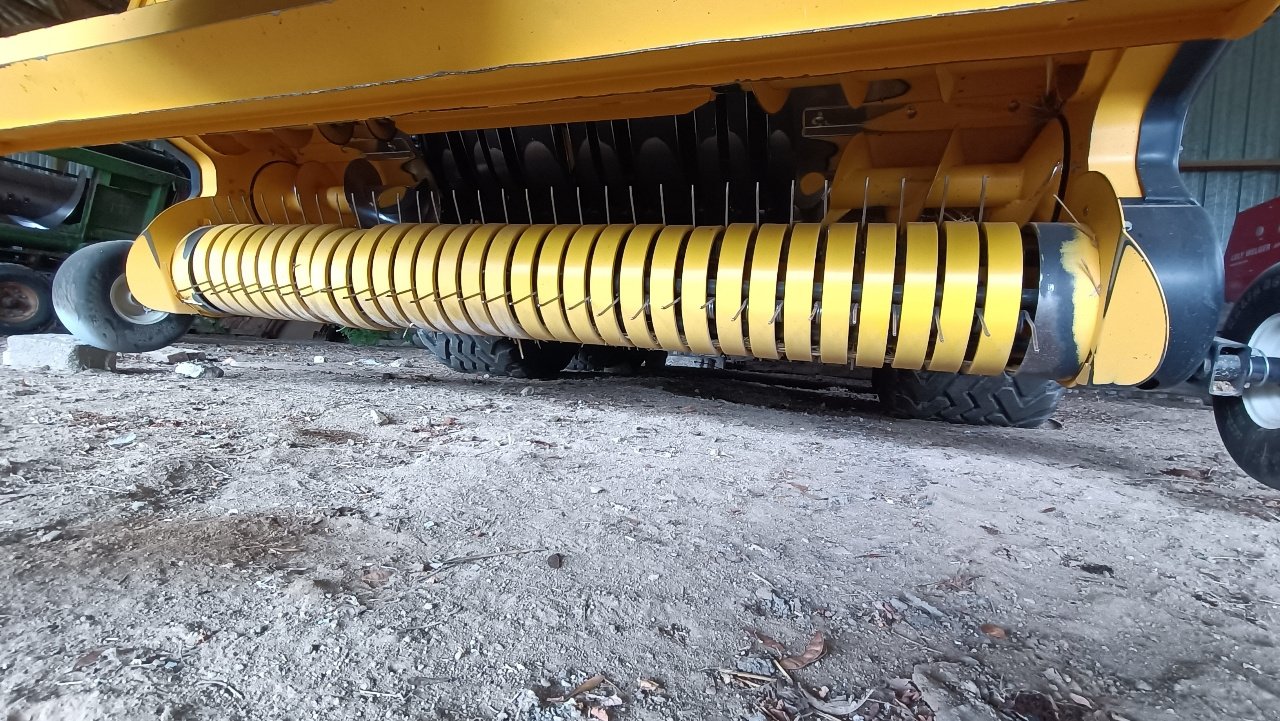 Großpackenpresse of the type New Holland 1290 Plus, Gebrauchtmaschine in NEUVILLE AUX BOIS (Picture 8)