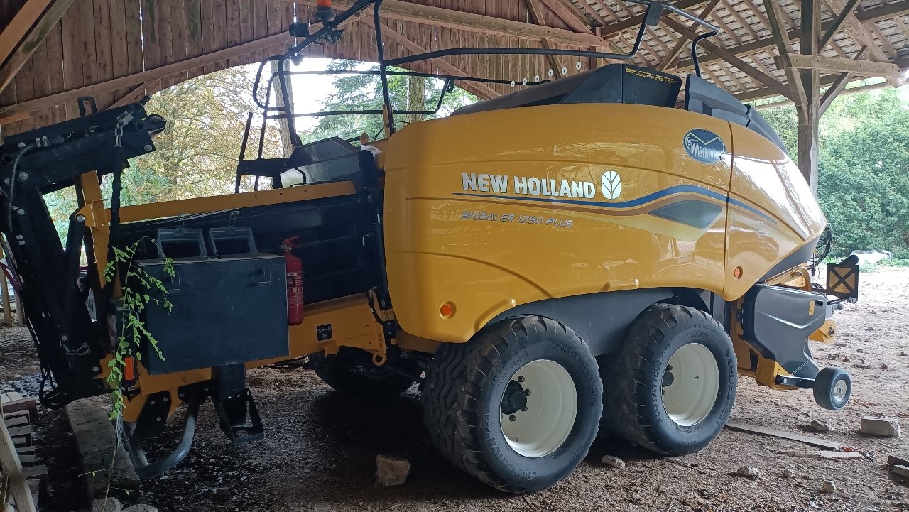 Großpackenpresse of the type New Holland 1290 Plus, Gebrauchtmaschine in NEUVILLE AUX BOIS (Picture 3)
