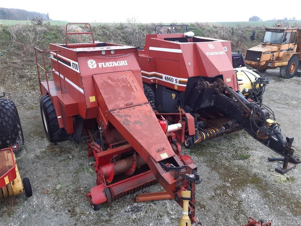 Großpackenpresse des Typs New Holland 4860 S med snitter  blæser ved binder, Gebrauchtmaschine in Kongerslev (Bild 3)