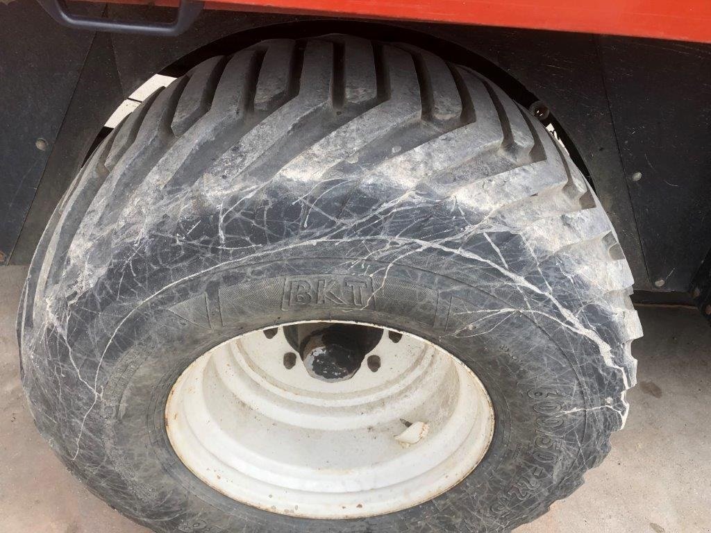 Großpackenpresse Türe ait New Holland 4860S "ophug" Packercutter med 6 knive, Gebrauchtmaschine içinde Tinglev (resim 12)