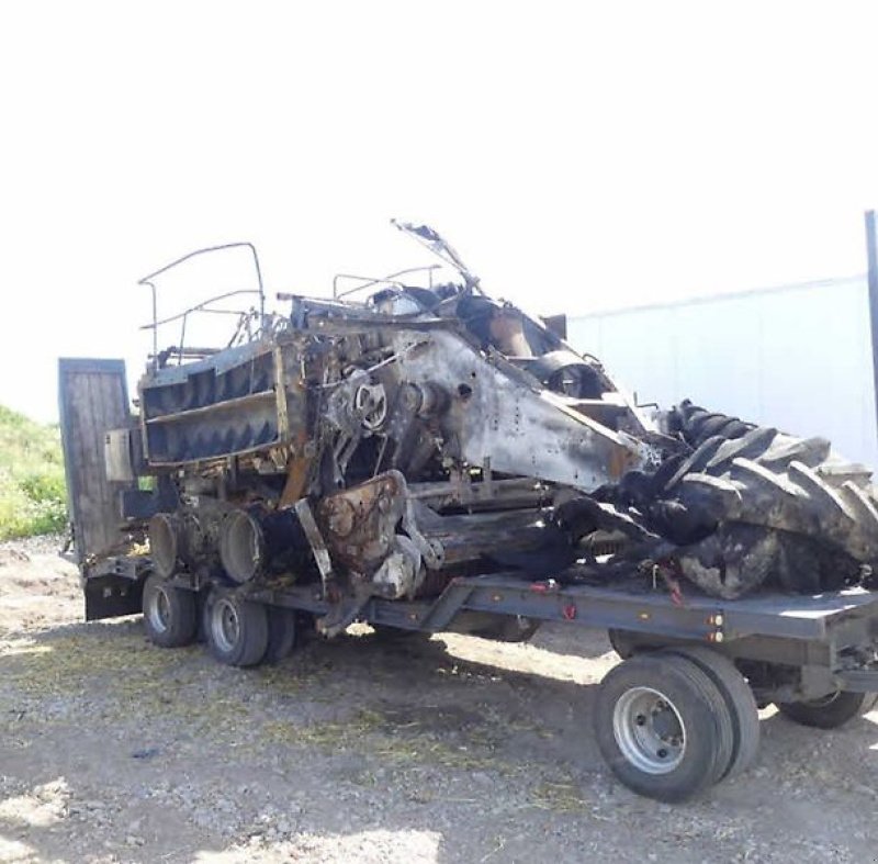 Großpackenpresse des Typs New Holland BB 1270 Brandschaden. Standort Nähe Münster, Gebrauchtmaschine in Honigsee (Bild 3)